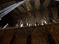 Cathedrale d'Albi 4  内部は驚きの空間　天井、壁、柱に彩色、描画されています