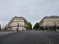 Place de l'Opera 2  オペラ広場から