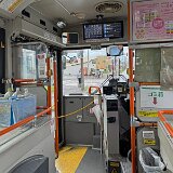 IMG 5399te  路線バスですが2時間以上走るので水売っておりゴミ箱もあります