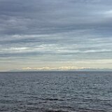 IMG 8316te  海の向こうは暑寒別岳（しょかんべつだけ）かな